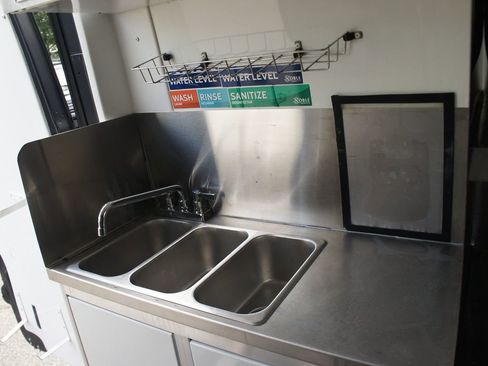 Used 2019 Mercedes-Benz Sprinter 4500 image 45