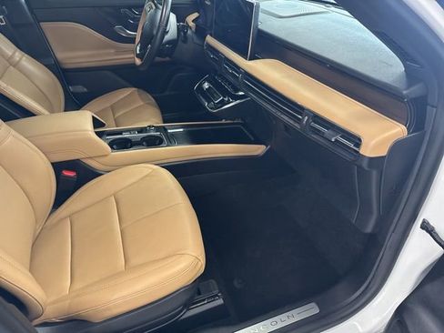 Used 2023 Lincoln Corsair Reserve image 23