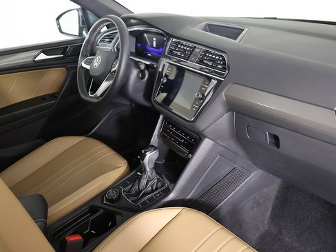 Used 2022 Volkswagen Tiguan SE image 28