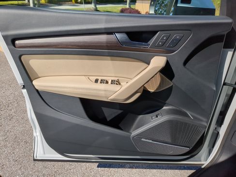 Certified 2025 Audi Q5 2.0T Premium Plus image 19