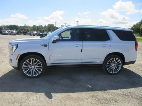 New 2026 GMC Yukon Denali w/ Denali Reserve Package AWD/4WD image 7
