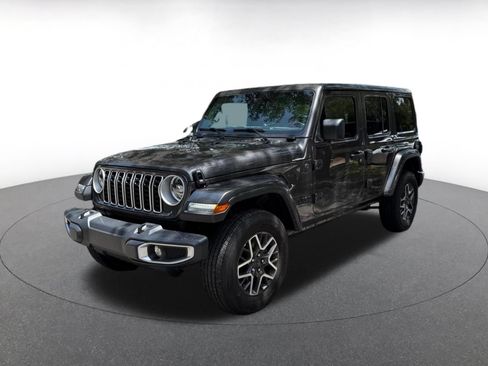Used 2025 Jeep Wrangler Unlimited Sahara AWD/4WD image 4