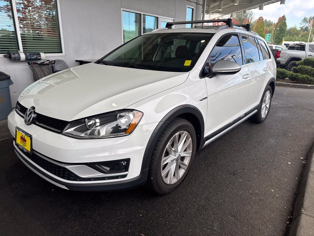 Used 2017 Volkswagen Golf Alltrack SE AWD/4WD image 1