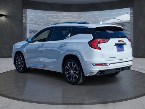 Used 2020 GMC Terrain Denali w/ Denali Premium Package image 4