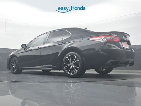 Used 2020 Toyota Camry SE image 30
