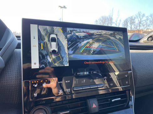 Used 2024 Toyota bZ4X Limited image 33