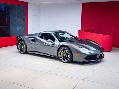 Certified 2017 Ferrari 488 Spider Base image 27