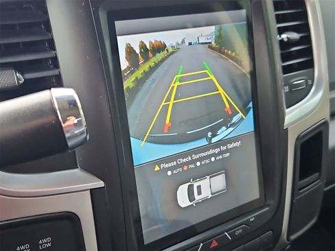 Used 2018 RAM 2500 SLT image 29