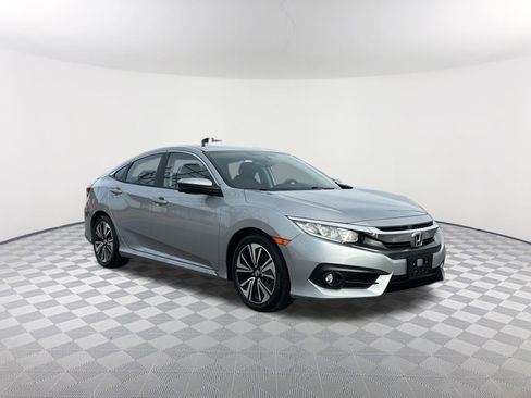 Used 2017 Honda Civic EX-T image 4