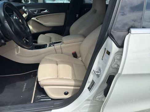 Used 2018 Mercedes-Benz CLA 250 image 19