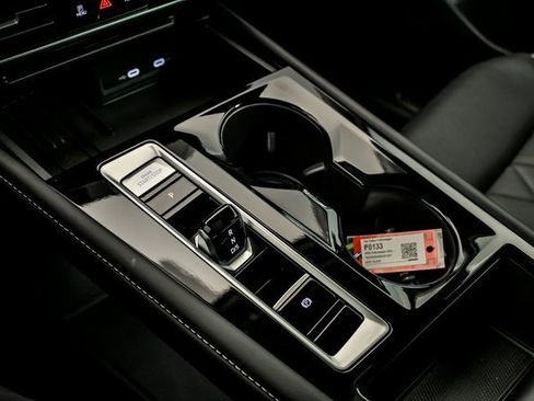 Certified 2025 Volkswagen Atlas SEL Premium R-Line image 17