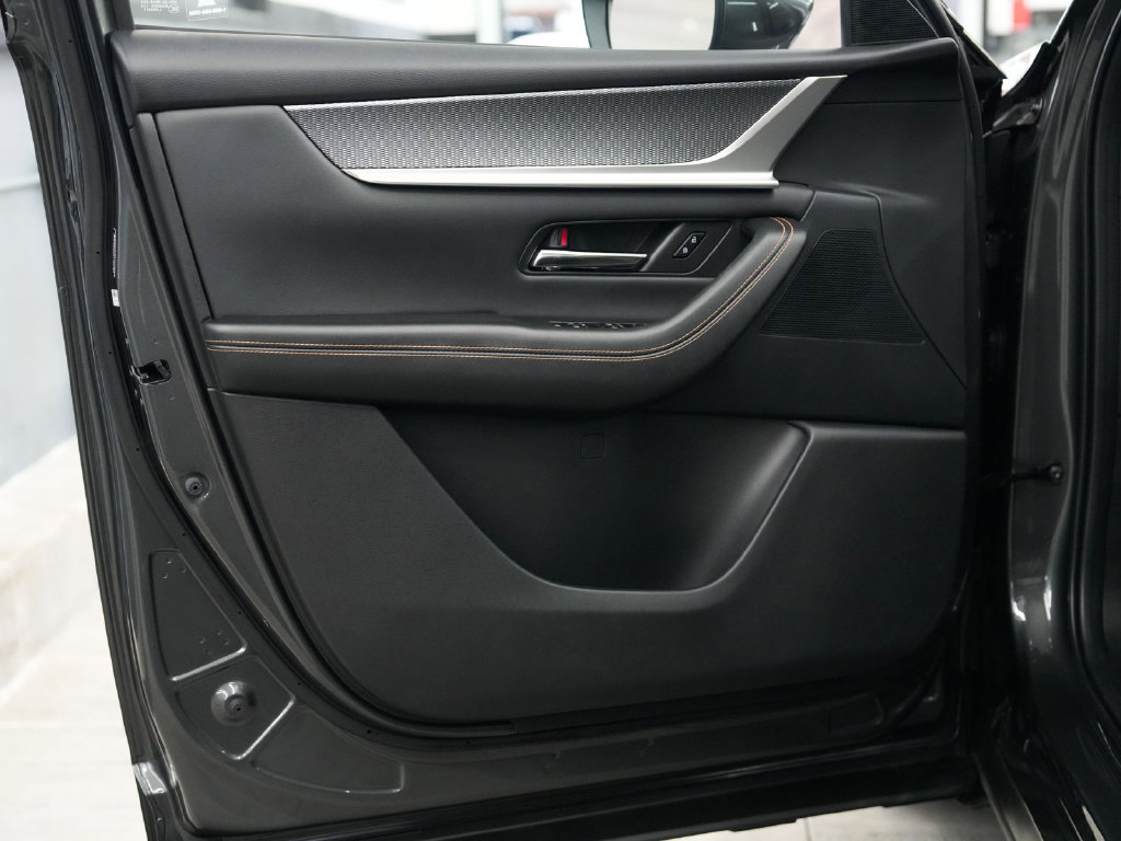 Used 2024 MAZDA CX-90 Plug-In Hybrid w/ Preferred AWD/4WD image 11