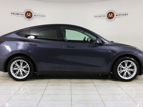 Used 2021 Tesla Model Y Long Range AWD/4WD image 2