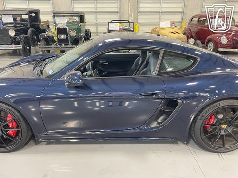 Used 2021 Porsche 718 Cayman GT4 image 38