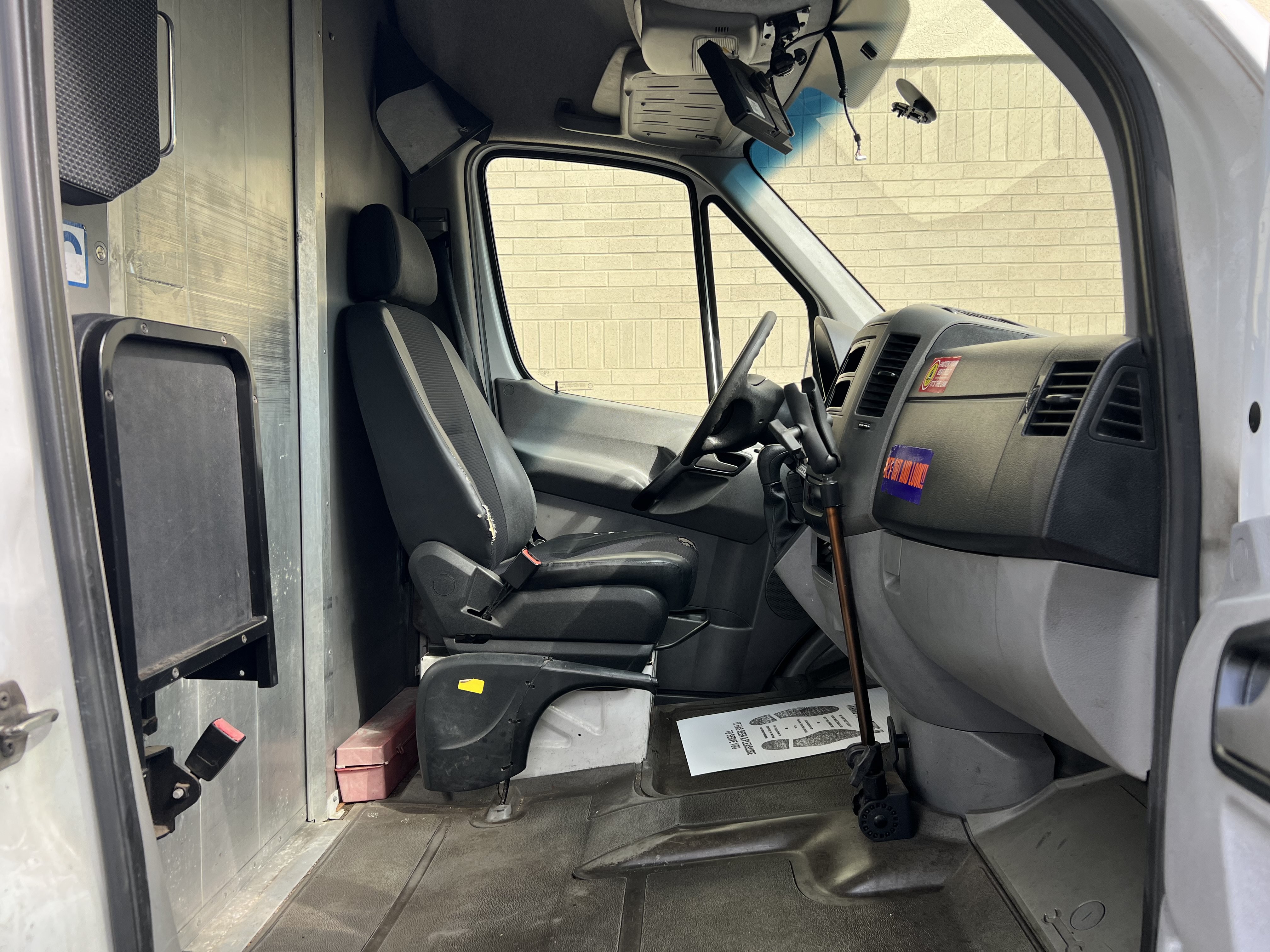 Used 2011 Mercedes-Benz Sprinter 2500 image 14