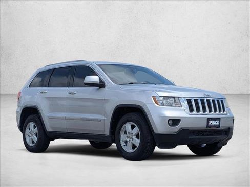 Used 2012 Jeep Grand Cherokee Laredo w/ Laredo E Group RWD image 3