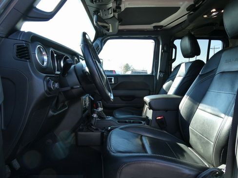 Used 2020 Jeep Wrangler Unlimited Sahara image 18