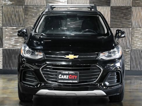 Used 2022 Chevrolet Trax LT w/ LT Convenience Package image 5