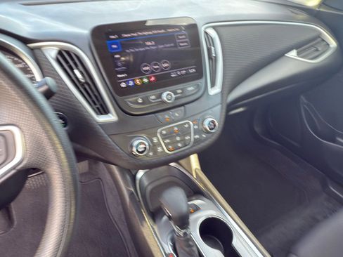 Used 2024 Chevrolet Malibu LT image 11