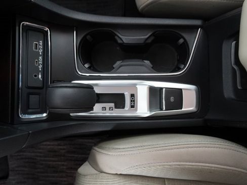 Certified 2024 Subaru Ascent Premium w/ Convenience Package image 30