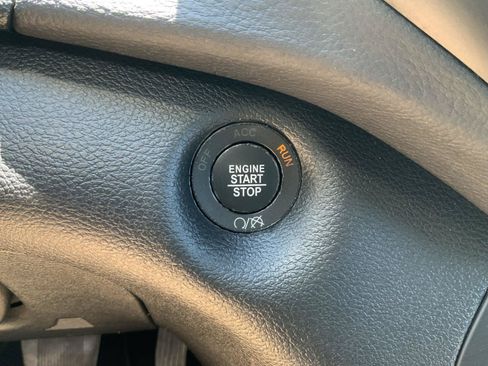 Used 2021 Jeep Cherokee Limited w/ Elite Package AWD/4WD image 33