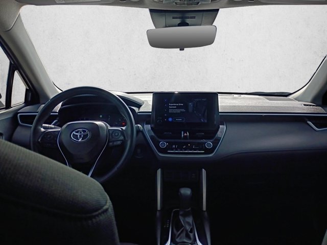 Used 2025 Toyota Corolla Cross LE FWD image 18