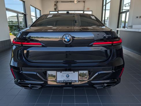 Certified 2024 BMW 760i xDrive w/ Executive Package AWD/4WD image 3