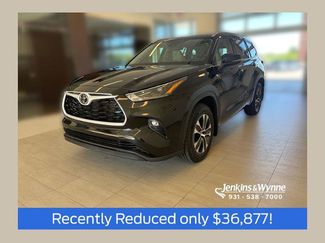 Used 2022 Toyota Highlander XLE AWD/4WD video 1
