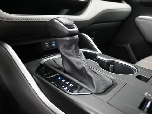 Certified 2022 Toyota Highlander XLE image 15