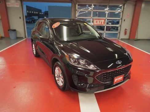 Used 2022 Ford Escape SE w/ Convenience Package image 2