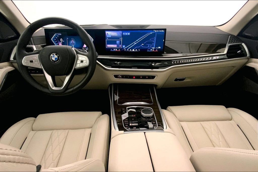 Used 2026 BMW X7 xDrive40i w/ Premium Package AWD/4WD image 16