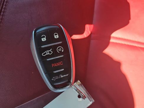 Used 2018 Alfa Romeo Stelvio AWD image 38