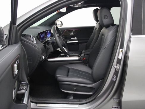 Certified 2025 Mercedes-Benz GLA 250 4MATIC image 17