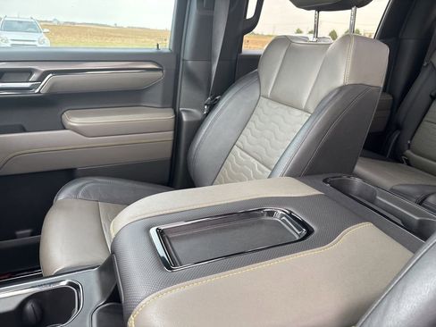 Used 2022 Chevrolet Silverado 1500 ZR2 w/ Technology Package image 37