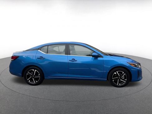 Used 2025 Nissan Sentra SV image 16
