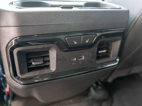 Used 2025 GMC Sierra 1500 AT4 w/ Technology Package AWD/4WD image 15