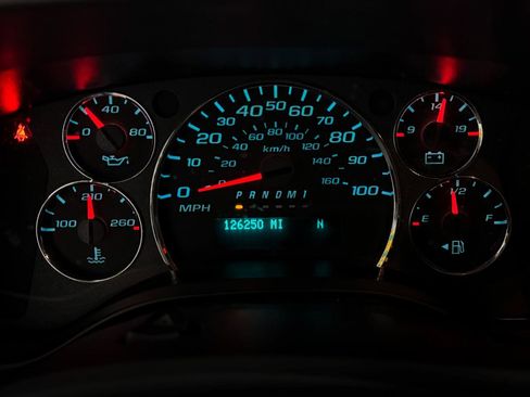 Used 2020 Chevrolet Express 3500 Extended w/ Driver Convenience Package RWD image 8
