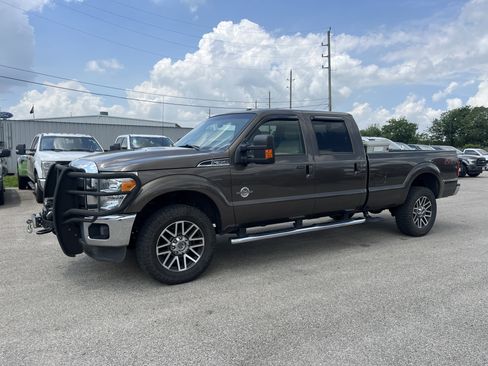 Used 2015 Ford F350 Lariat w/ Lariat Interior Package AWD/4WD image 4