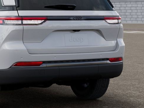 New 2026 Jeep Grand Cherokee Altitude RWD image 13