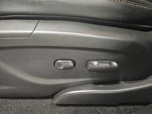 Used 2018 Chevrolet Trax LT w/ LT Convenience Package image 15