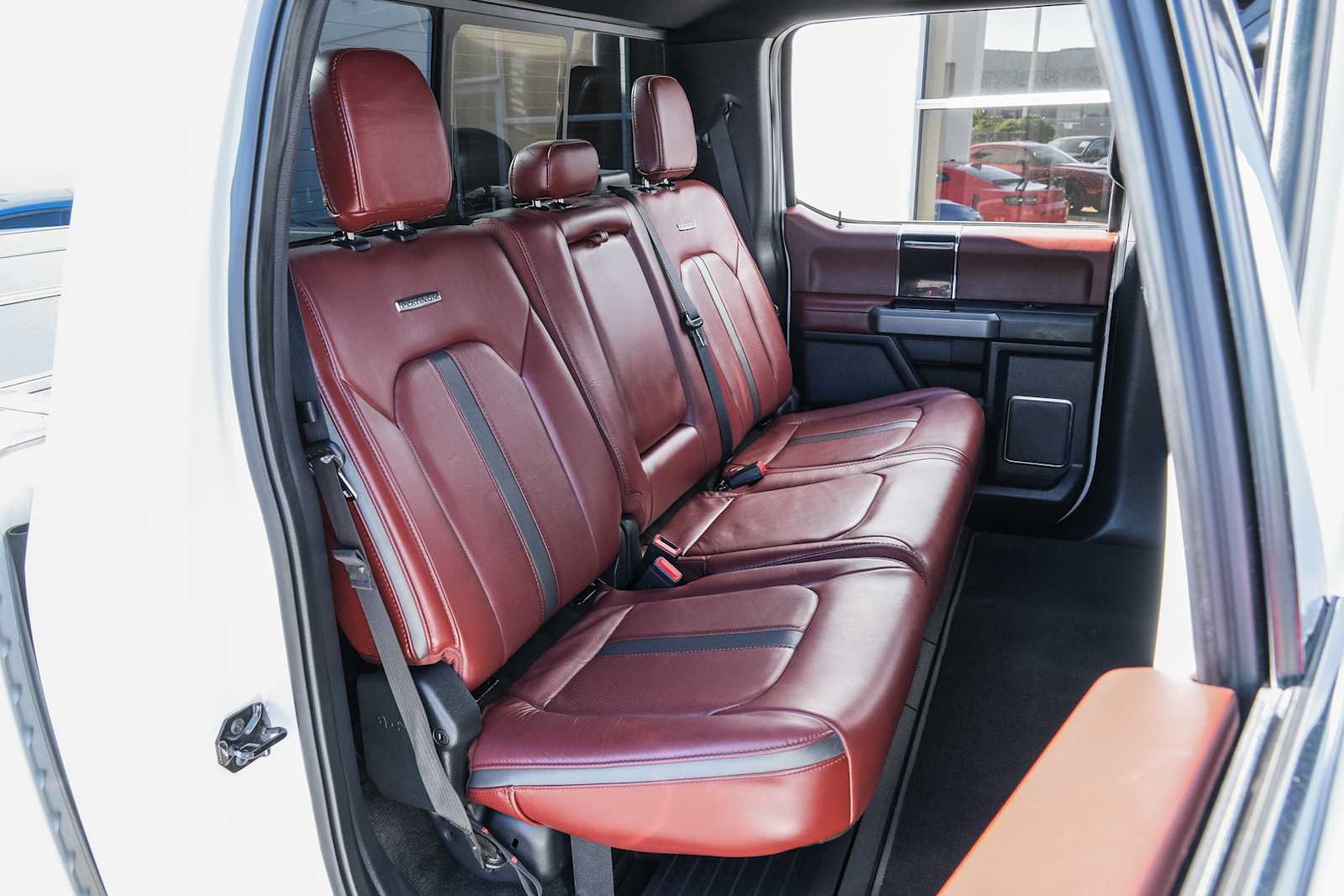 Used 2022 Ford F250 Platinum w/ FX4 Off-Road Package AWD/4WD image 33