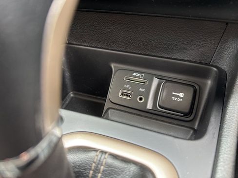 Used 2015 Jeep Cherokee Sport FWD image 15