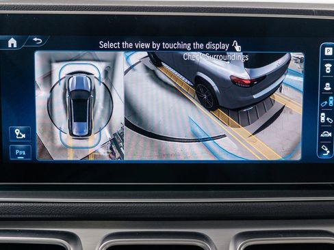 Used 2024 Mercedes-Benz GLS 450 4MATIC image 19