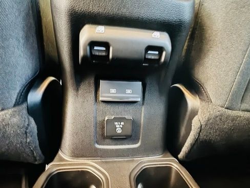 New 2026 Jeep Wrangler Unlimited Sahara w/ Technology Group AWD/4WD image 27