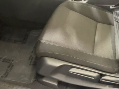 Used 2025 Honda CR-V LX image 28