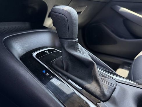 Used 2025 Toyota Corolla LE FWD image 19