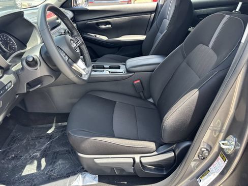 Used 2025 Nissan Sentra SV w/ All-Weather Package FWD image 17
