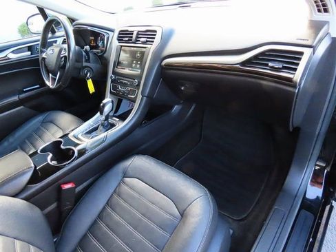 Used 2016 Ford Fusion SE w/ Equipment Group 202A image 10