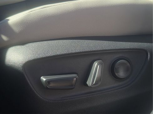 New 2026 Toyota Grand Highlander XLE image 19