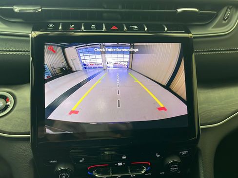 New 2025 Jeep Grand Cherokee L Limited image 23